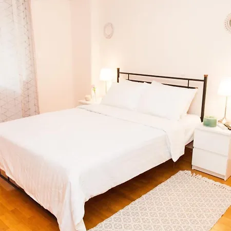 Anastasia Apts Athina アパート *